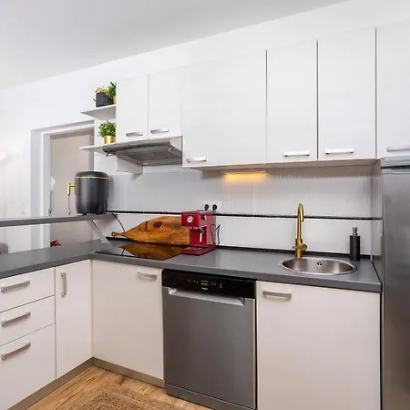 House Kid Apartman *